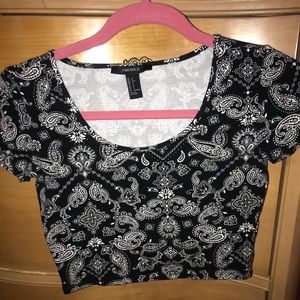 Black and white short sleeve crop top